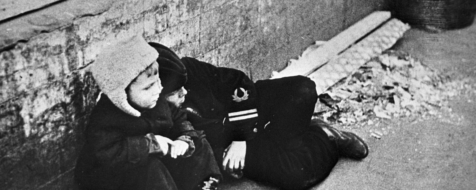 Дети в блокадном Ленинграде - Sputnik Латвия, 1920, 27.04.2021
