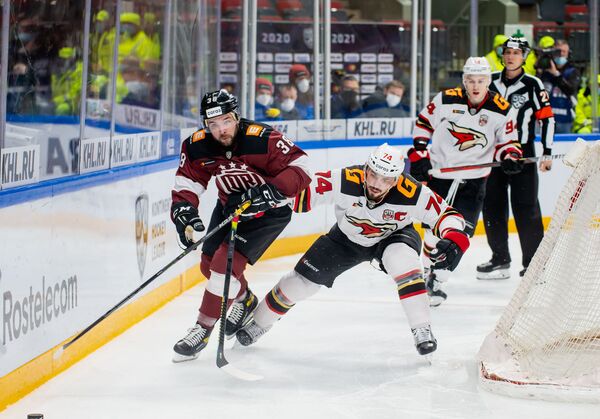 Авангард и Боб Хартли увезли из Риги волевую победу - Sputnik Латвия