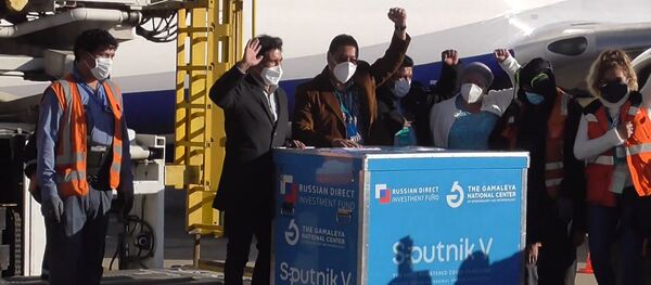 Первая партия вакцины Спутник V доставлена в Боливию Первая партия вакцины Спутник V доставлена в Боливию - Sputnik Латвия