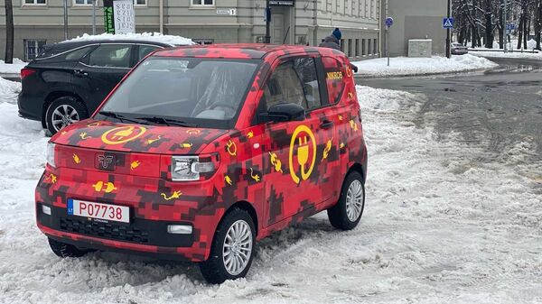 Бюджетный электромобиль FreZe Nikrob EV латвийской компании Dartz Motors - Sputnik Латвия
