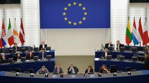 Депутаты на пленарной сессии Европейского парламента, архивное фото - Sputnik Латвия