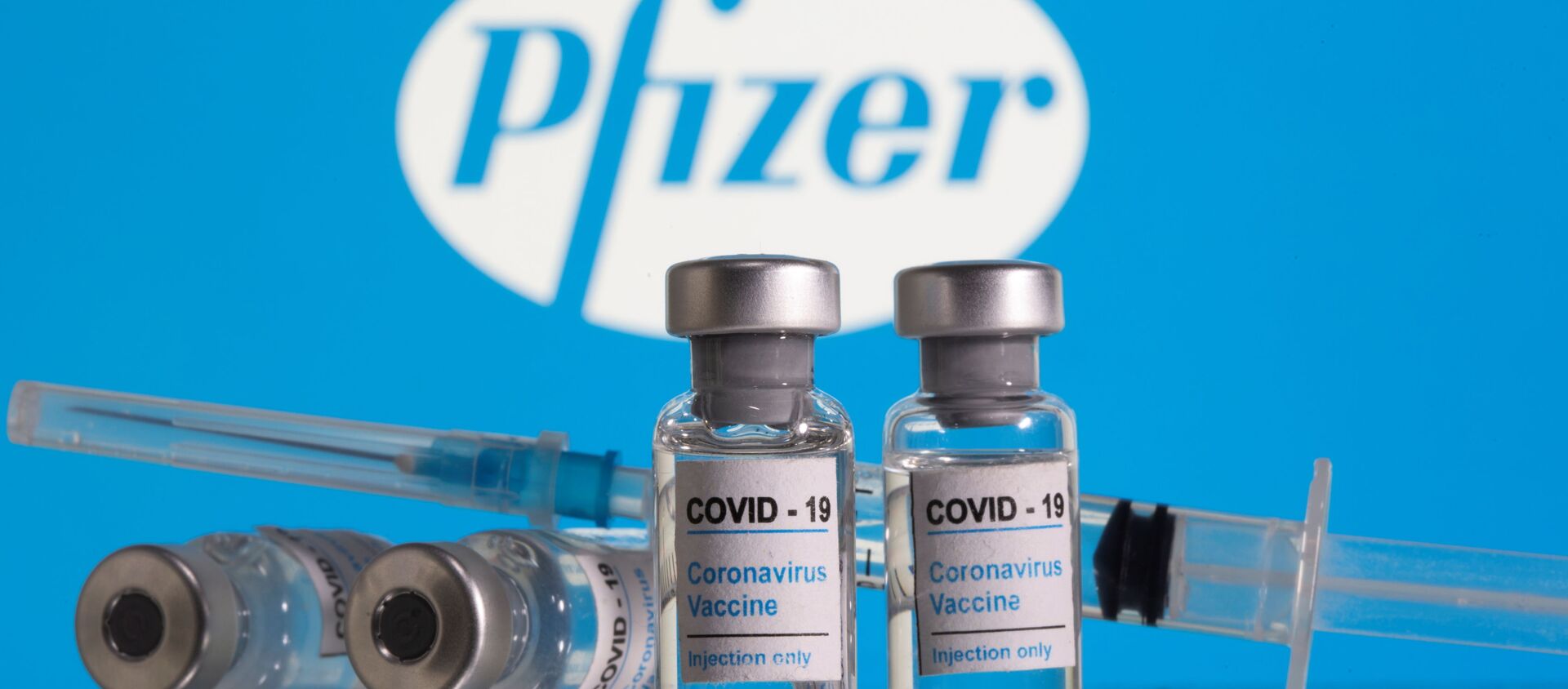 Вакцина от COVID-19 производства компании Pfizer - Sputnik Latvija, 1920, 13.03.2021