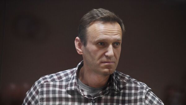 Алексей Навальный в зале суда - Sputnik Латвия