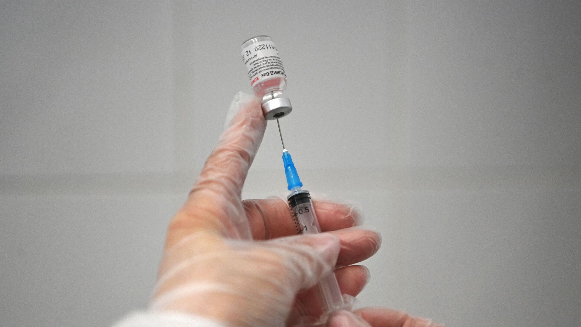 Российская вакцина от коронавируса Спутник V (Гам-КОВИД-Вак) - Sputnik Латвия, 1920, 28.03.2021
