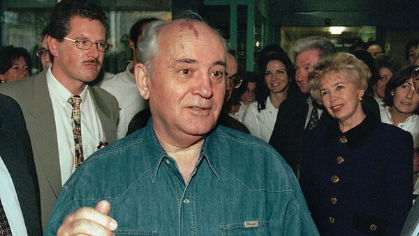 Горбачев 6 ноября 1997 года в Берне, Швейцария - Sputnik Latvija
