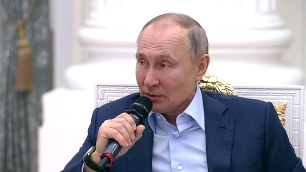 Putins pastāstīja, ar ko Maskava pārsteigusi viņa kolēģi no Eiropas - Sputnik Latvija
