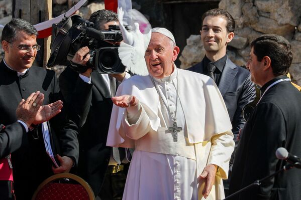 Папа Римский Франциск во время визита в Мосул, Ирак  - Sputnik Латвия