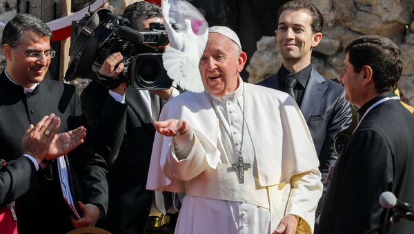 Папа Римский Франциск во время визита в Мосул, Ирак  - Sputnik Latvija