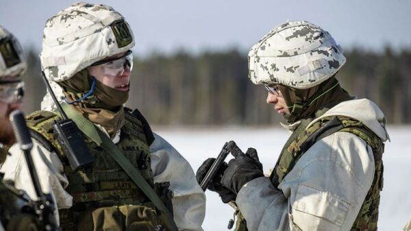 Военнослужащие Управления кибервойск Эстонии на полевых учениях - Sputnik Latvija