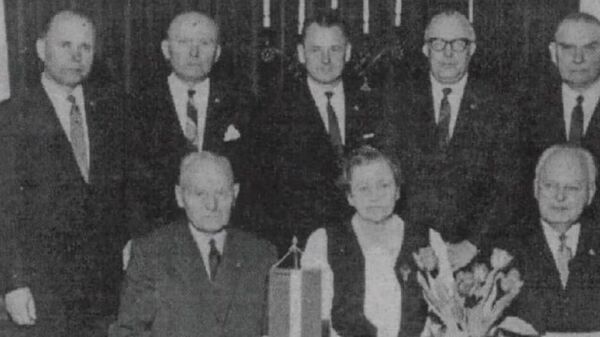 Фотография 1969 года, на которой изображено правление организации Ястребы Даугавы того периода - Sputnik Латвия