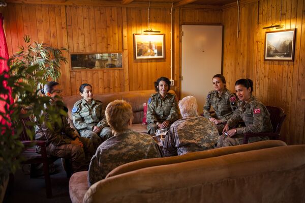Женщины-офицеры сухопутных войск Турции - Sputnik Latvija