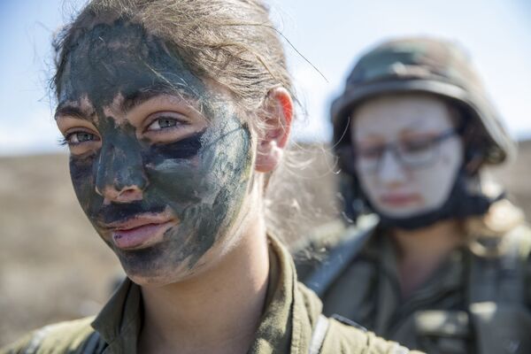 Израильские военнослужащие-женщины - Sputnik Latvija