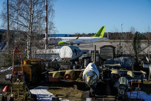 Рижский авиамузей находится прямо у летного поля международного аэропорта Рига - Sputnik Латвия