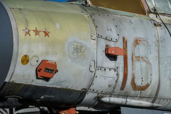 Левый борт советского одноместного фронтового истребителя МиГ-23МФ - Sputnik Латвия