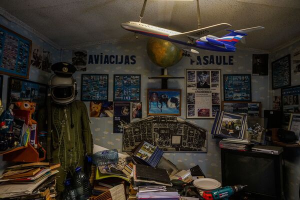 Любой уголок музея хранит различные артефакты, имеющие отношение к авиации - Sputnik Latvija