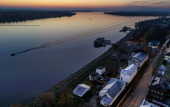 Volga – viena no lielākajām upēm pasaulē, ūdeņiem bagātākā un garākā Eiropā. Krievijā tā ir brīvības un plašuma simbols - Sputnik Latvija