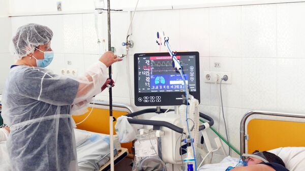 Аппарат ИВЛ в инфекционной больнице - Sputnik Латвия