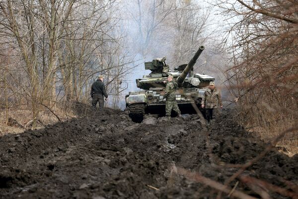 Ukrainas karavīri Luganskas apgabalā - Sputnik Latvija