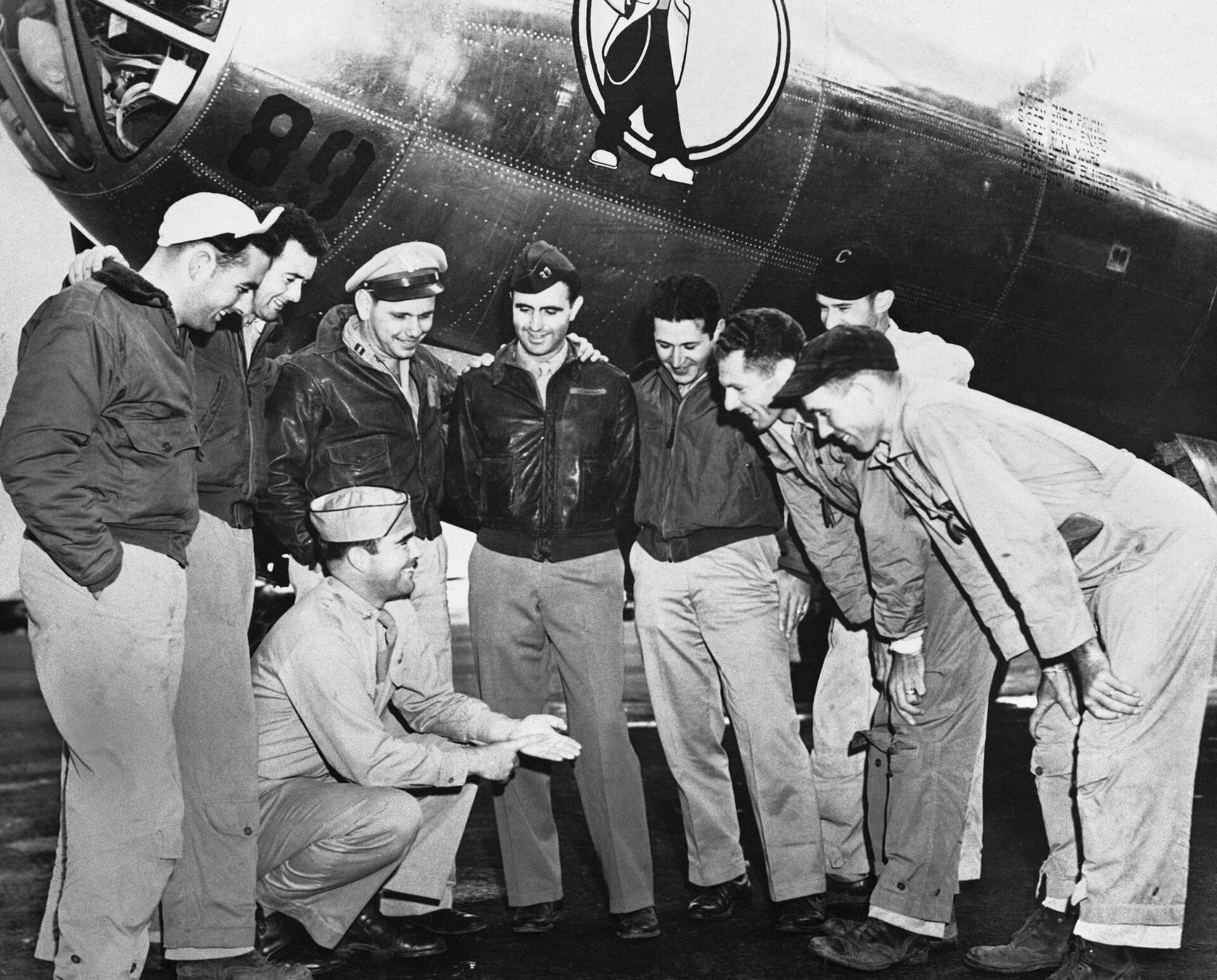 Экипаж самолета, сбросившего атомную бомбу на Нагасаки - Sputnik Latvija, 1920, 01.06.2021