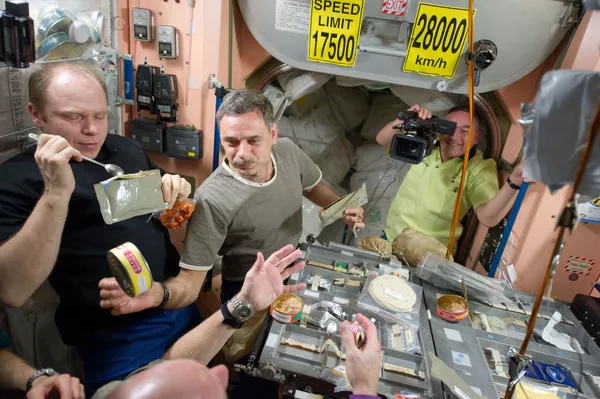 Astronautu pusdienas Astronautu pusdienas - Sputnik Latvija