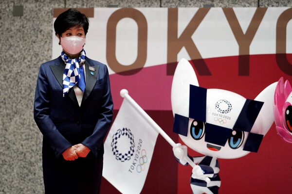 Мэр Токио Юрико Коикэ на мероприятии по случаю 100 дней до  Олимпийских игр в Токио  - Sputnik Латвия