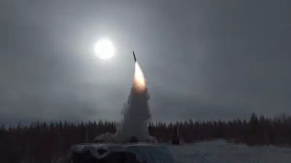 Боевые стрельбы ЗРС С-400 на полигоне Телемба в Бурятии - Sputnik Latvija