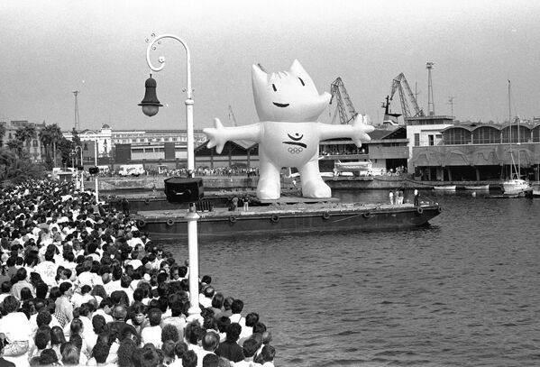 Kobi – 1992. gada vasaras Olimpisko spēļu talismans. Tās notika Barselonā, un kataloņu aitu suņa tēlu spāņi ļoti iemīļoja - Sputnik Latvija