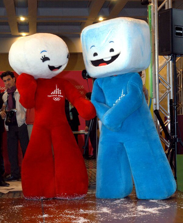 2006. gada ziemas Olimpiskās spēles notika Turīnā. To talismani – sniegs un ledus Nēve un Glics.  - Sputnik Latvija
