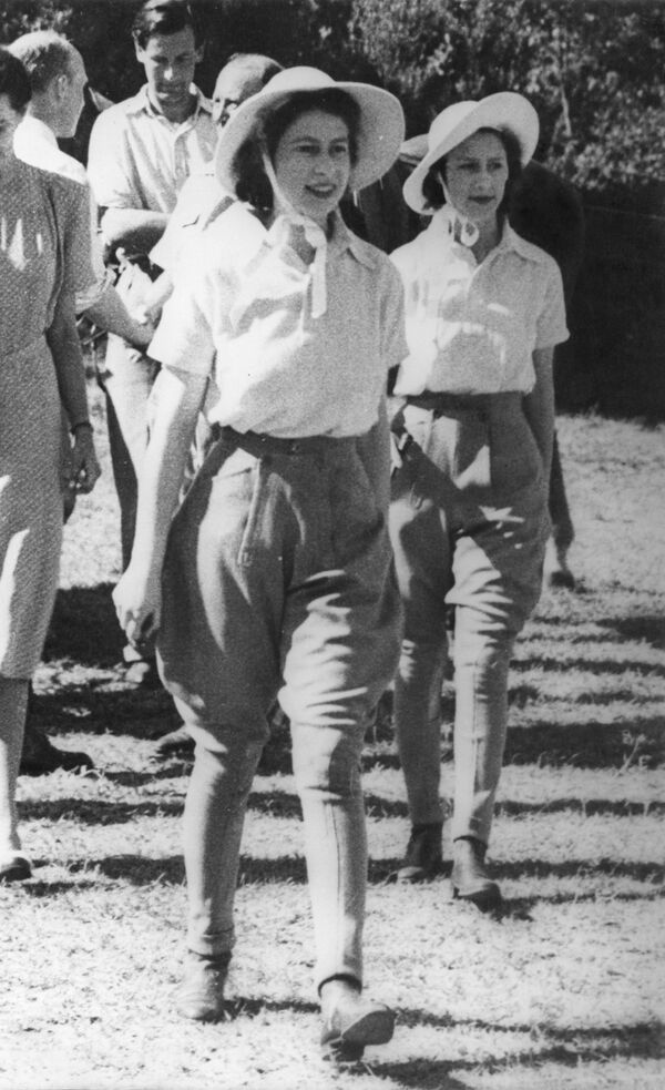 Королева Великобритании Елизавета II и принцесса Маргарет в Южной Африке, 1947 год - Sputnik Латвия