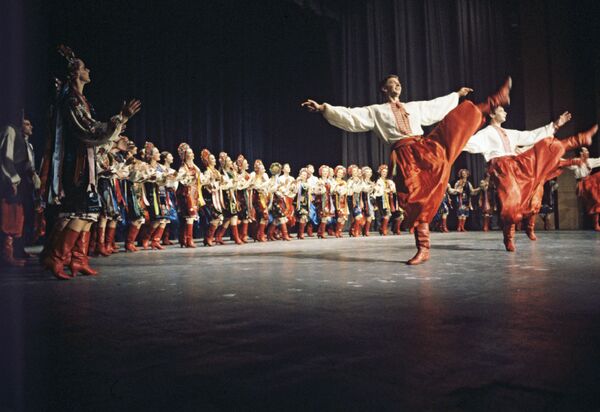 Gopaks Ukrainas PSR Valsts akadēmiskā deju ansambļa izpildījumā - Sputnik Latvija