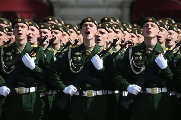 Военнослужащие парадных расчетов. - Sputnik Латвия