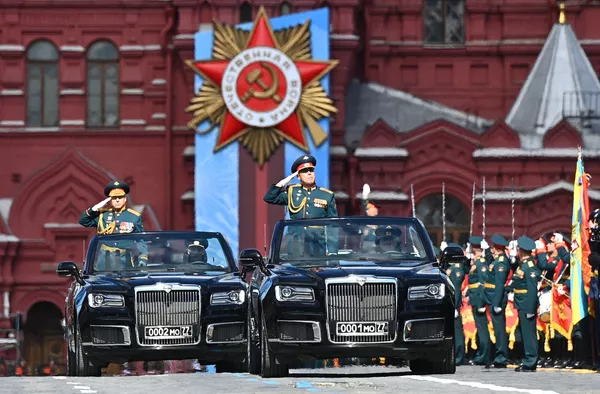 KF Sauszemes speku komandieris Oļegs Saļukovs Uzvaras Lielajā Tēvijas karā 76. gadadienai veltītās parādes ģenerālmēģinājumā KF Sauszemes speku komandieris Oļegs Saļukovs Uzvaras Lielajā Tēvijas karā 76. gadadienai veltītās parādes ģenerālmēģinājumā - Sputnik Latvija
