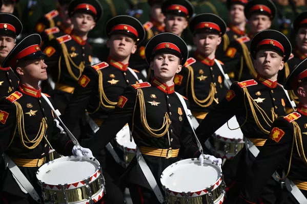 Krievijas Aizsardzības ministrijas Halilova Maskavas Kara mūzikas skolas kursanti Krievijas Aizsardzības ministrijas Halilova Maskavas Kara mūzikas skolas kursanti - Sputnik Latvija