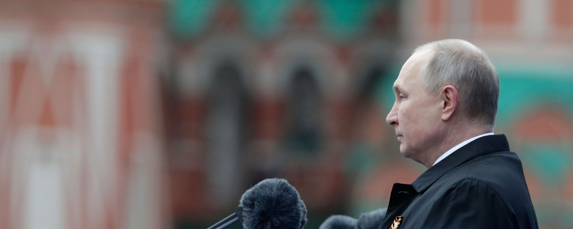 Президент РФ В. Путин на военном параде в честь 76-й годовщины Победы в ВОВ - Sputnik Латвия, 1920, 09.05.2021
