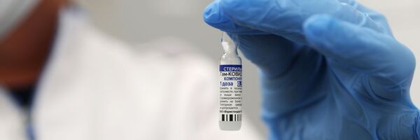 Ампула с российской вакциной Спутник V (Гам-КОВИД-Вак) - Sputnik Латвия