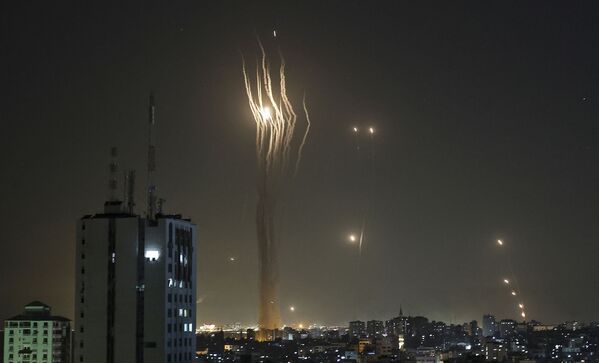 No Gazas sektora pret Izraēlu palaistas raķetes - Sputnik Latvija