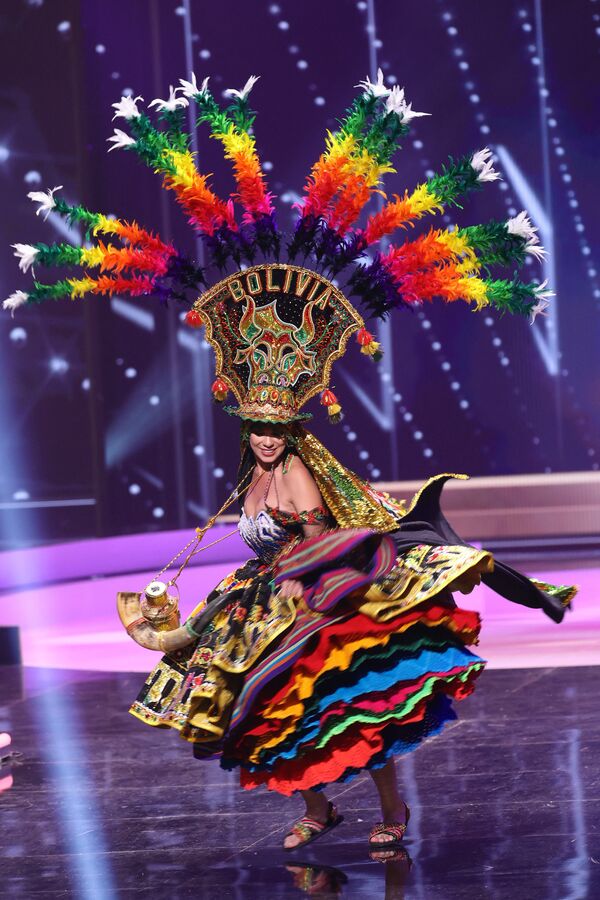 Мисс Боливия Ленка Немер во время показа национального костюма конкурса Мисс Вселенная 2021  - Sputnik Латвия