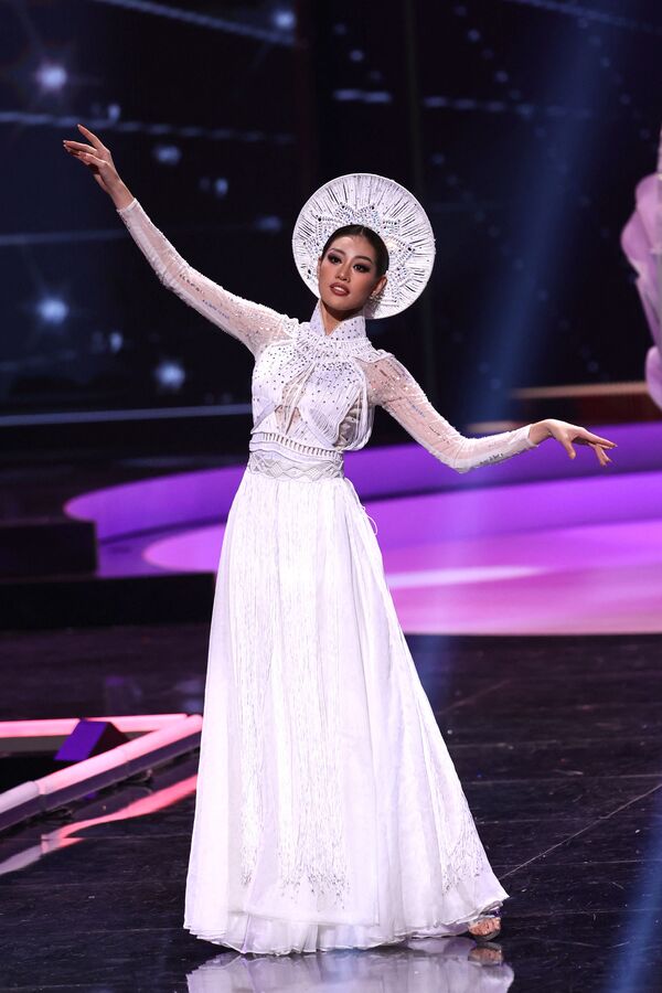 Мисс Вьетнам Нгуен Тран Ханх Ван во время показа национального костюма конкурса Мисс Вселенная 2021  - Sputnik Латвия