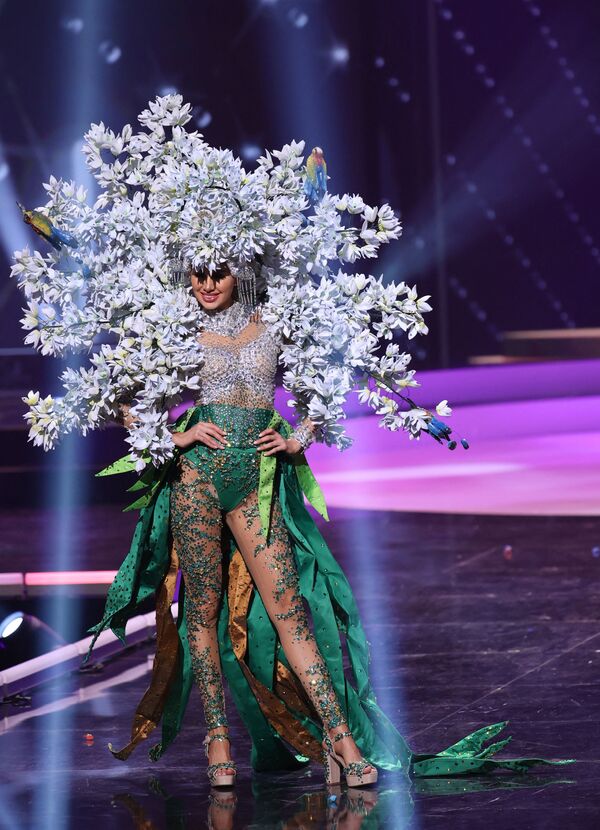 Мисс Сальвадор Ванесса Веласкес во время показа национального костюма конкурса Мисс Вселенная 2021 - Sputnik Латвия