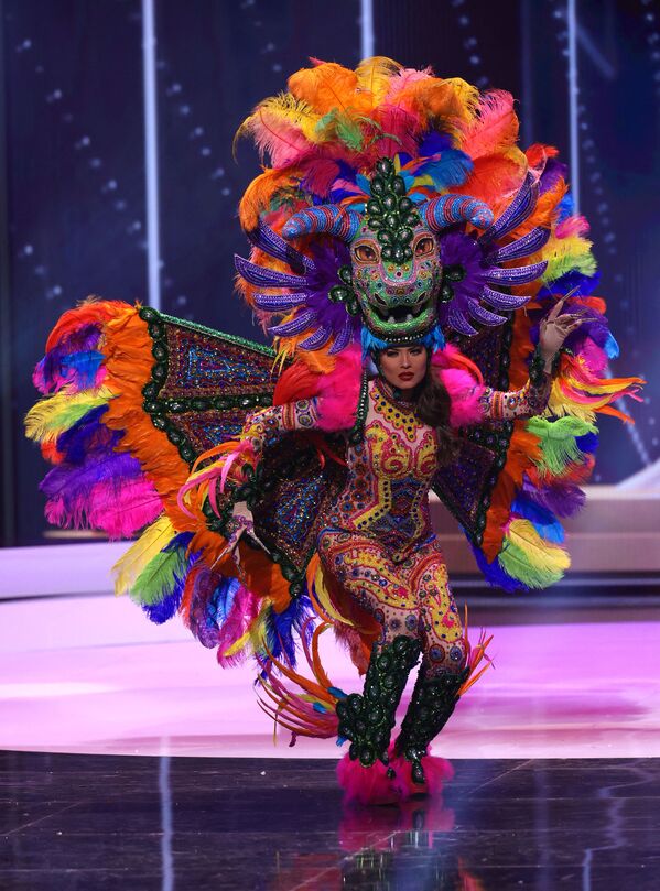 Мисс Мексика Андреа Меза во время показа национального костюма конкурса Мисс Вселенная 2021 - Sputnik Латвия