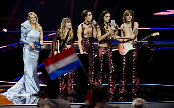 Группа Maneskin празднует победу в финале 65-го конкурса Евровидение-2021. В последний раз Италия побеждала на Евровидении в 1990 году - Sputnik Латвия