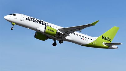 Самолет авиакомпании airBaltic