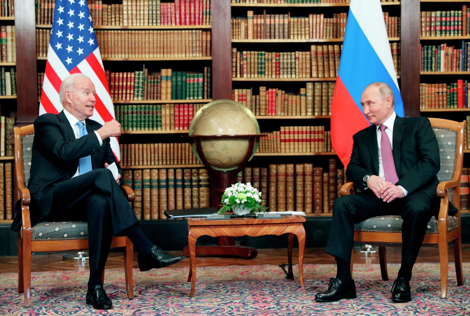 Встреча президентов России и США Владимира Путина и Джо Байдена в Женеве - Sputnik Латвия, 1920, 16.06.2021