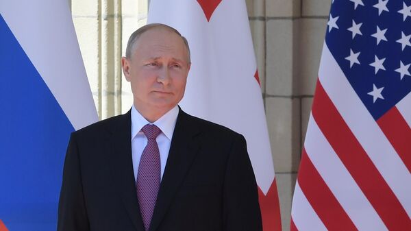 Президент РФ Владимир Путин во время встречи с президентом США Джо Байденом в Женеве - Sputnik Латвия