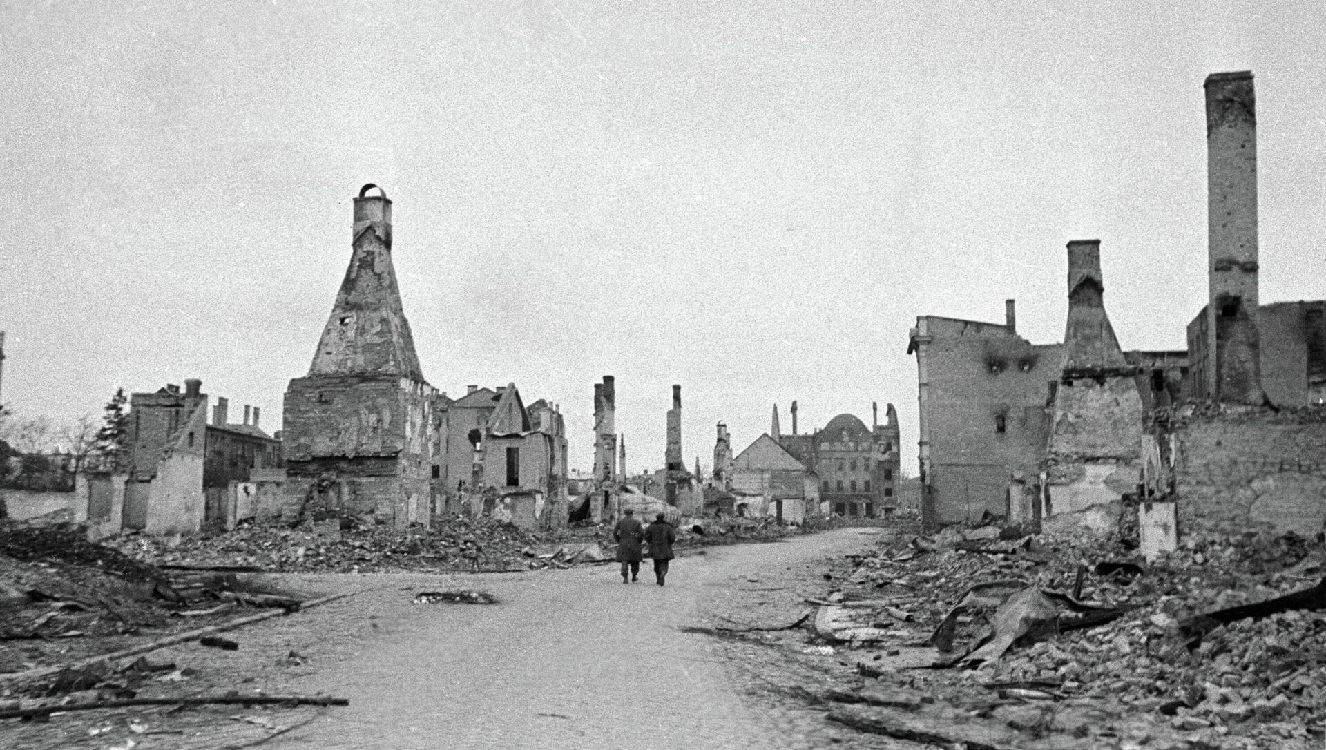 Латвийский город Елгава (Митава), разрушенный немецкими захватчиками. - Sputnik Латвия, 1920, 21.06.2021