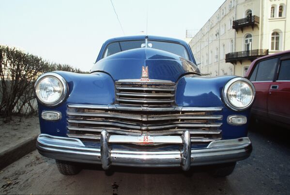 GAZ M-20 &quot;Pobeda&quot;, 1946. gads. Senlaicīgo automašīnu parāde - Sputnik Latvija