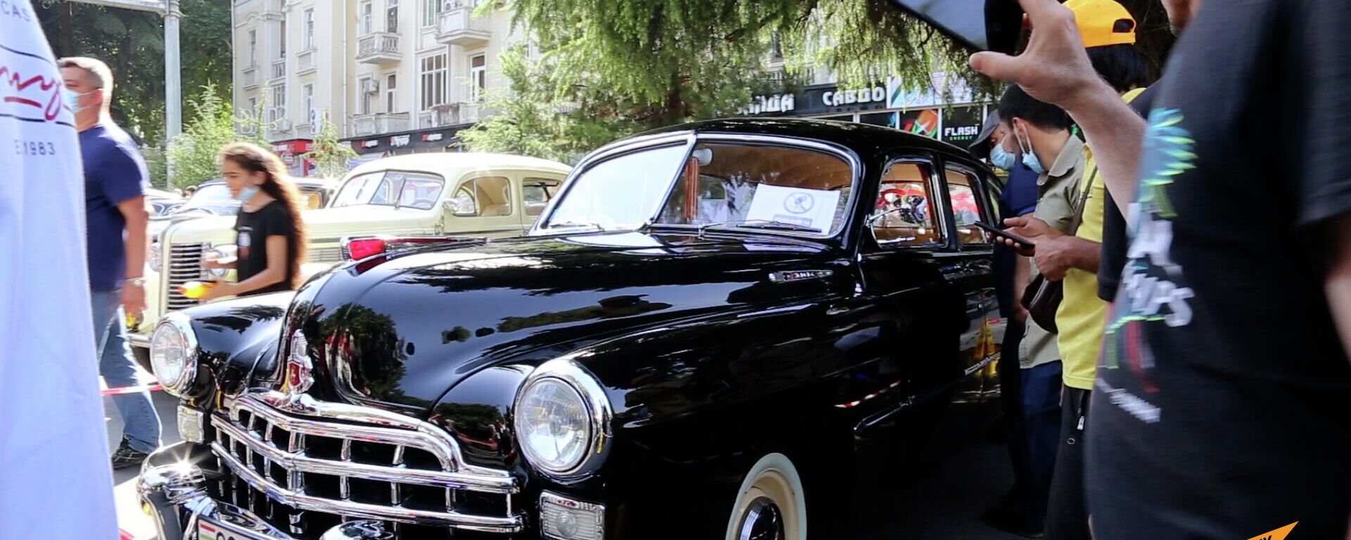 В Душанбе состоялся традиционный фестиваль - выставка коллекционных ретроавтомобилей
 - Sputnik Latvija, 1920, 01.07.2021