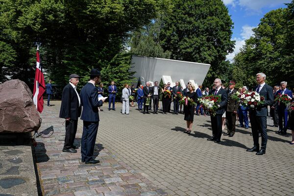Традиционно в День памяти жертв геноцида еврейского народа 4 июля здесь проводится траурная церемония при участии высших должностных лиц Латвии. - Sputnik Латвия