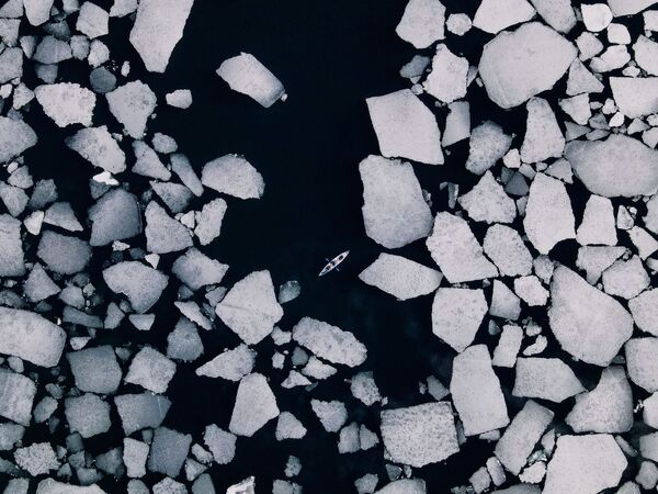 Снимок Уходящие льды Байкала Дмитрия Купрацевича, ставший одним из победителей фотоконкурса «Моя Планета. Россия в деталях» - Sputnik Латвия