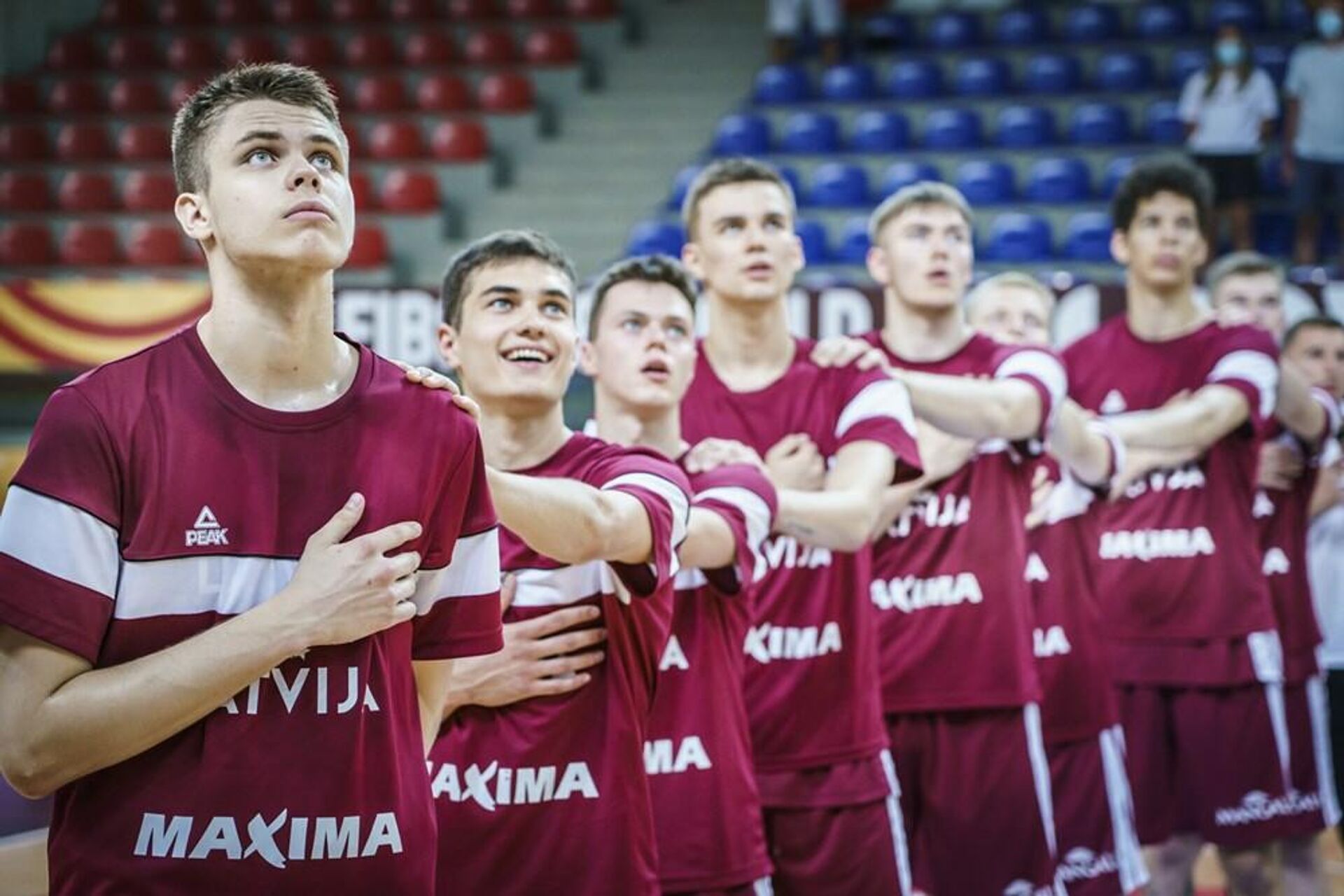 Юниорская сборная Латвии по баскетболу 
 - Sputnik Латвия, 1920, 08.07.2021
